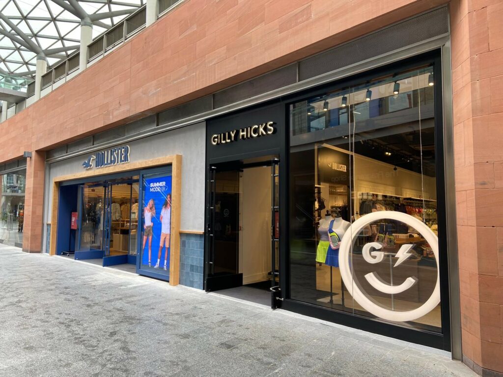 Hollister & Gilly Hicks, Liverpool ONE exterior