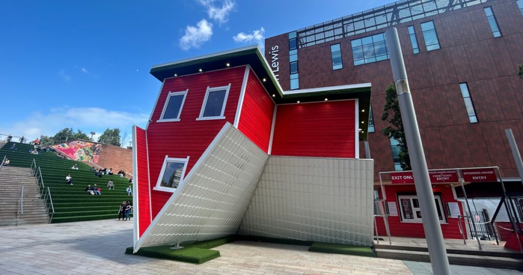 upside down house CHP